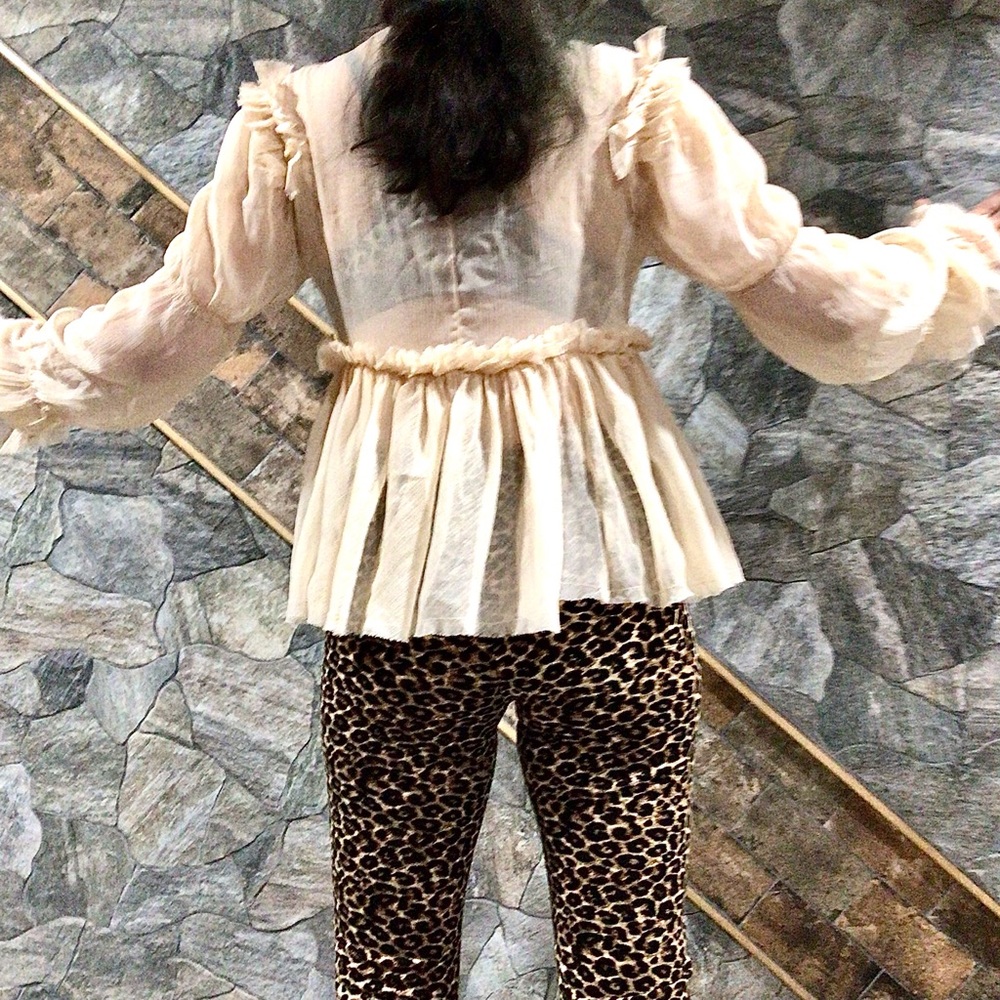 Ruffles & Frills Incredible Blouse - Picture 4 of 14